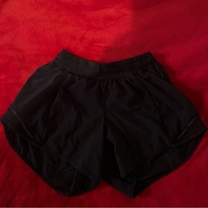 Lululemon Hotty Hot shorts- black